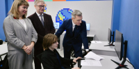Губернатор Василий Анохин посетил Смоленскую академию профессионального образования - Газета Хиславичские известия